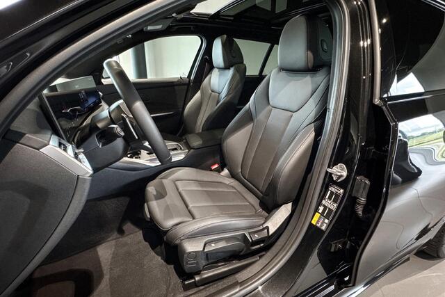 BMW 3-SERIE Touring 330e | M Sport Pro | Glazen Panoramadak | Stoelverwarming | Achteruitrijcamera | Trekhaak |