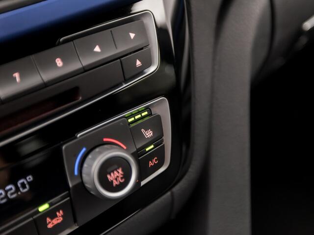 BMW 3-SERIE 320i M Sport High Executive 184Pk Automaat (GROOT NAVI, DEALER ONDERHOUDEN, CLIMATE, LEDER, STOELVERWARMING, SPORTSTOELEN, PARKEERSENSOREN, GETINT GLAS, NIEUWSTAAT)