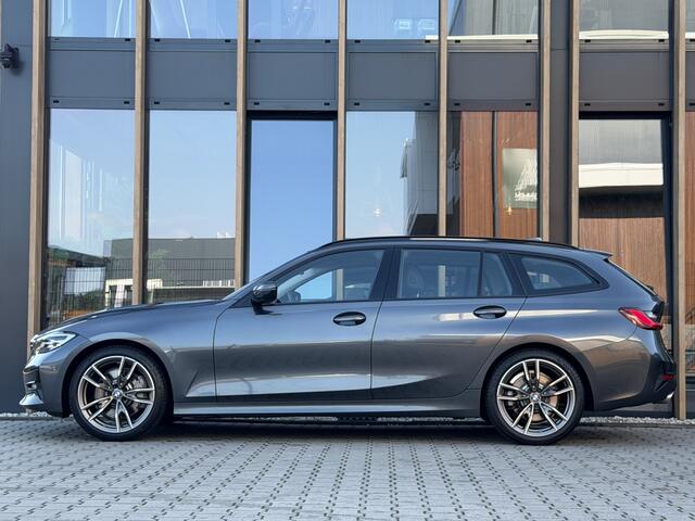 BMW 3-SERIE Touring 330i | Driving assistant | Sfeer-verlichting | 19 inch | Sport-s