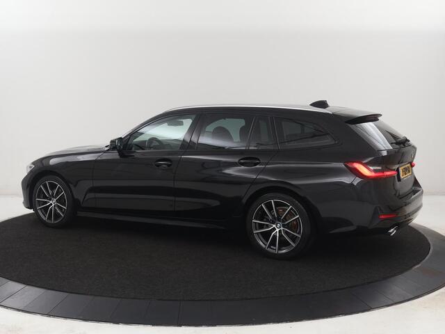 BMW 3-SERIE Touring 320i Executive Edition | Carplay | Digital cockpit | Parkeersensoren | Bluetooth | Elektrische achterklep | Automaat | LM | DAB | Sfeerverlichting | Leer