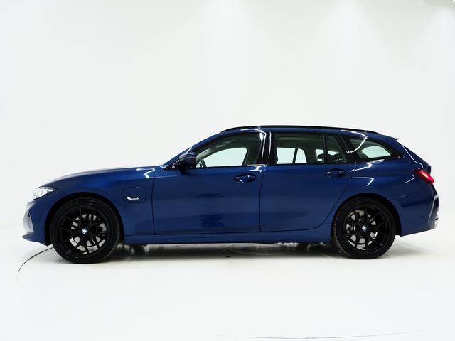 BMW 3-SERIE Touring 320e xDrive LCI Shadow Line | Camera | Stoelverwarming | Cruise | LED | DAB | Carplay