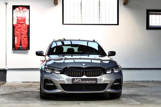 BMW 3-SERIE Touring 320i Executive Edition M Sport | Panoramadak | 19" | Trekhaak | 12 maanden garantie