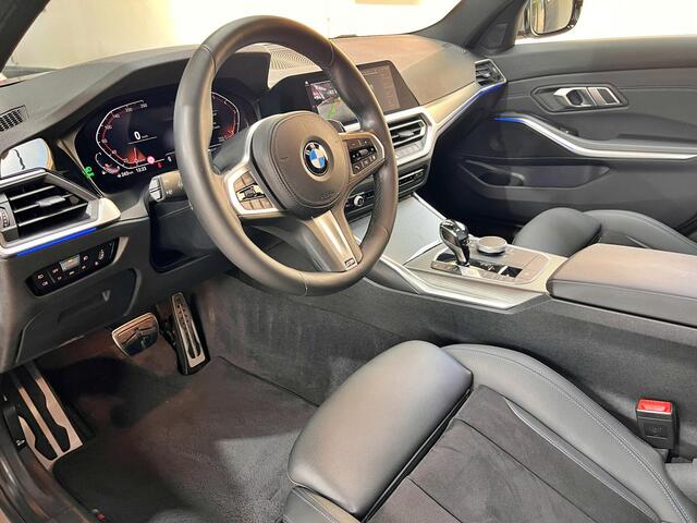 BMW 3-SERIE Touring 320i Executive Edition M Sport | Panoramadak | 19" | Trekhaak | 12 maanden garantie