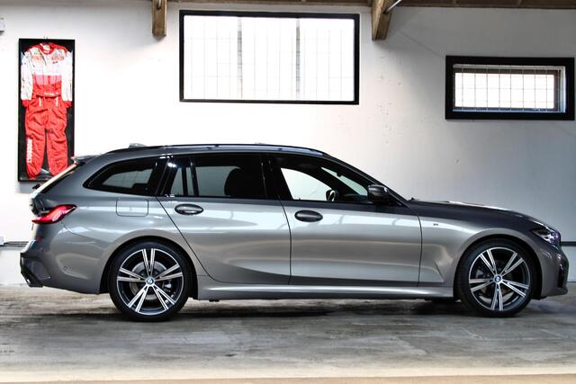 BMW 3-SERIE Touring 320i Executive Edition M Sport | Panoramadak | 19" | Trekhaak | 12 maanden garantie