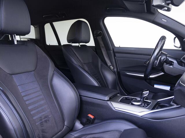 BMW 3-SERIE Touring 320i | M Sportpakket | 19 inch | Comfort Access | Sportstoelen | Driving Assistant | Trekhaak | Getint glas