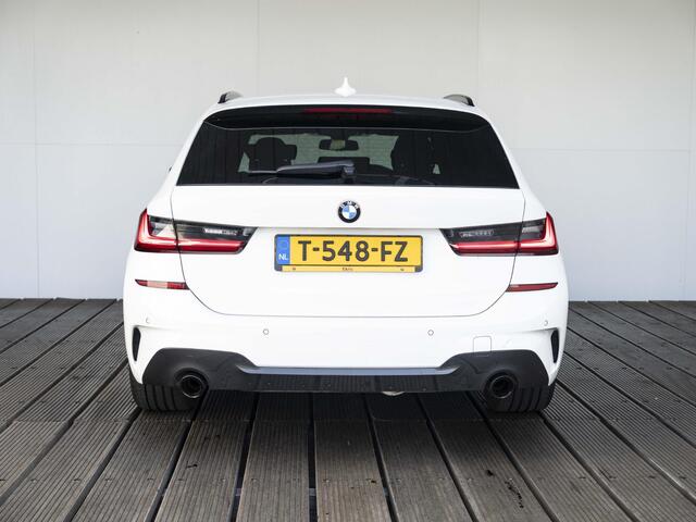 BMW 3-SERIE Touring 320i | M Sportpakket | 19 inch | Comfort Access | Sportstoelen | Driving Assistant | Trekhaak | Getint glas