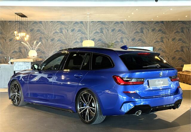 BMW 3-SERIE Touring 330i High Exe I M-Pakket I Pano I 19"