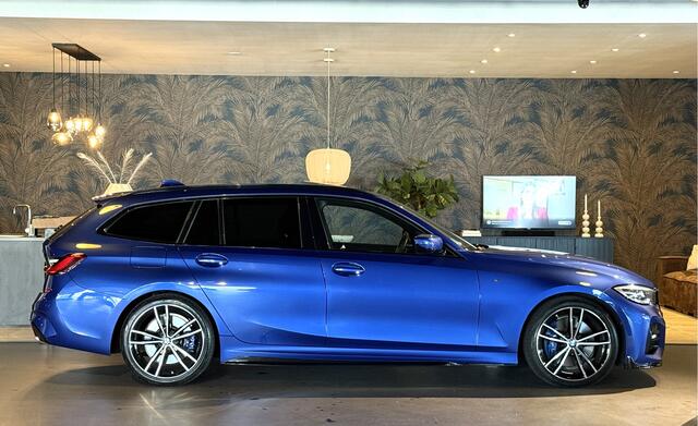 BMW 3-SERIE Touring 330i High Exe I M-Pakket I Pano I 19"