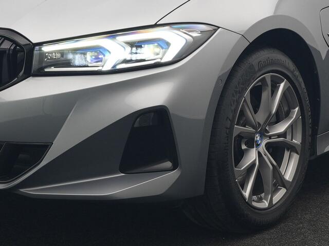 BMW 3-SERIE Touring 320e Sportline FACELIFT PHEV Dealer O.H | Panodak | Widescreen Navi | Harman Kardon | Camera | Keyless | Stuurverwarming | Apple Carplay | BLIS | Plug In Hybrid