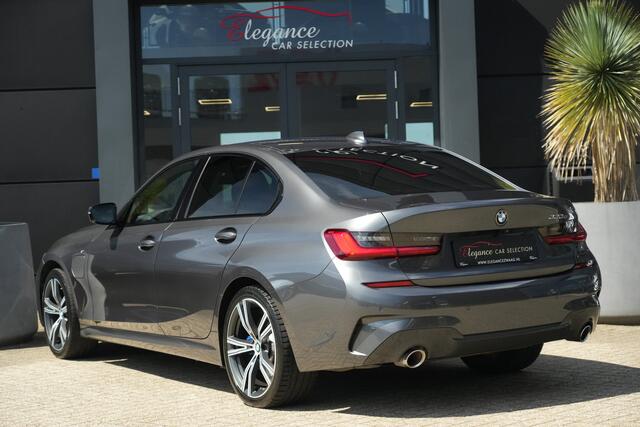 BMW 3-SERIE 330e M Sport High Executive 292pk Navigatie/Camera/HarmanKardon