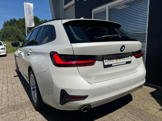 BMW 3-SERIE 318I Touring Aut. Business Edit. + Camera + Car -play + Led + Lmv + Navi + D-glas