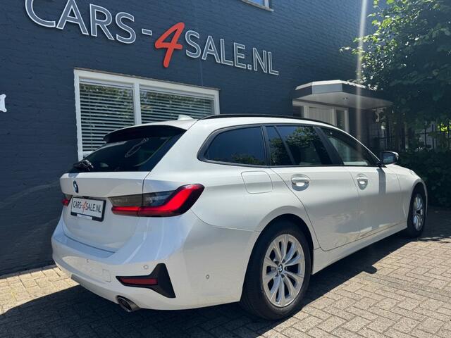 BMW 3-SERIE 318I Touring Aut. Business Edit. + Camera + Car -play + Led + Lmv + Navi + D-glas