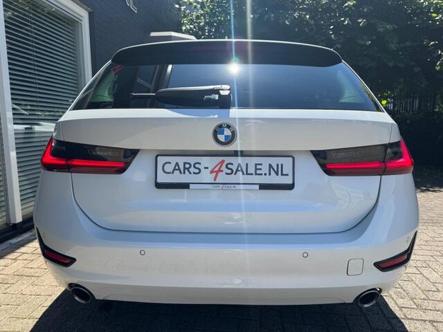 BMW 3-SERIE 318I Touring Aut. Business Edit. + Camera + Car -play + Led + Lmv + Navi + D-glas