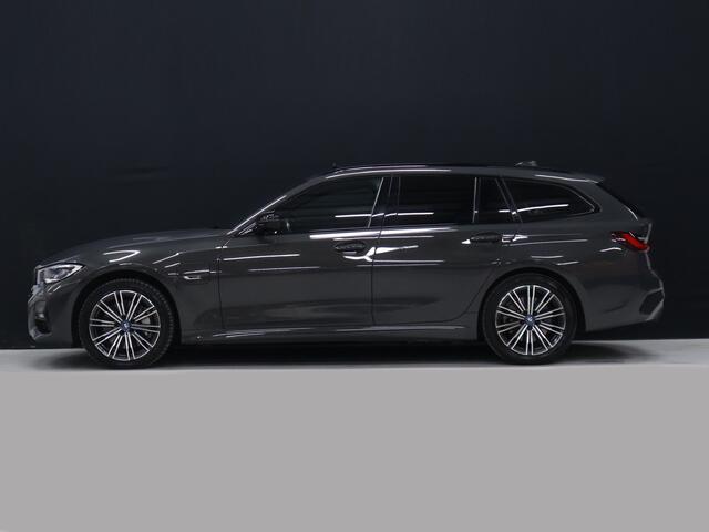 BMW 3-SERIE Touring 330e xDrive M Sport [SCHUIFKANTELDAK, CAMERA, APPLE CARPLAY, TREKHAAK, ANDROID, STOELVERWARMING, PDC V+A, CRUISE, CLIMATE 3-ZONE, LASERLICHT, HIFI AUDIO, COMFORT ACCESS, DIGITAL DASH, ELEKTRISCHE ACHTERKLEP, NIE