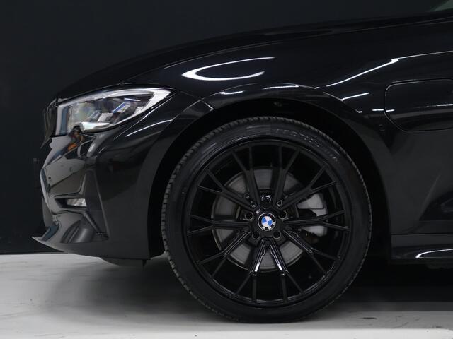 BMW 3-SERIE Touring 320e Business Edition Plus [SCHUIFKANTELDAK, APPLE CARPLAY, ANDROID, STOELVERWARMING, PDC V+A, CRUISE, CLIMATE 3-ZONE, LASERLICHT, COMFORT ACCESS, VOL LEDER, DIGITAL DASH, LED KOPLAMPEN, ELEKTRISCHE ACHTERKLEP, NIEUWST
