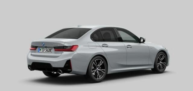 BMW 3-SERIE 330e M Sport Edition Active Cruise Control - Elektrisch verstelbare/verwarmde voorstoelen - Head up - Sportstoelen - Parking Assistant Plus - Extra getint glas - Comfort Access - Elektrische achterklep -