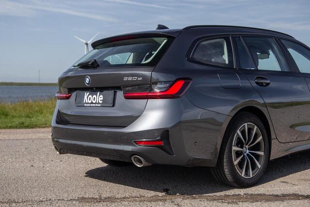 BMW 3-SERIE Touring 320e LED / DEALER ONDERHOUDEN / STOELVERWARMING / CAMERA / CARPLAY