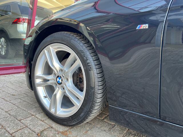 BMW 3-SERIE Touring 318i Executive | M-Sport Edition | LED | Alcantara | Cruise | Airco | Stoelverw. |