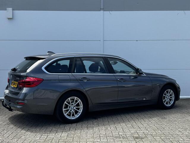 BMW 3-SERIE Touring 318i Executive / Navigatie / Climate Control / Trekhaak / Origineel Nederland NAP / Volledig onderhouden /