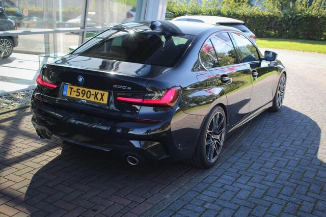 BMW 3-SERIE 330e M-Sport Leder alcantara