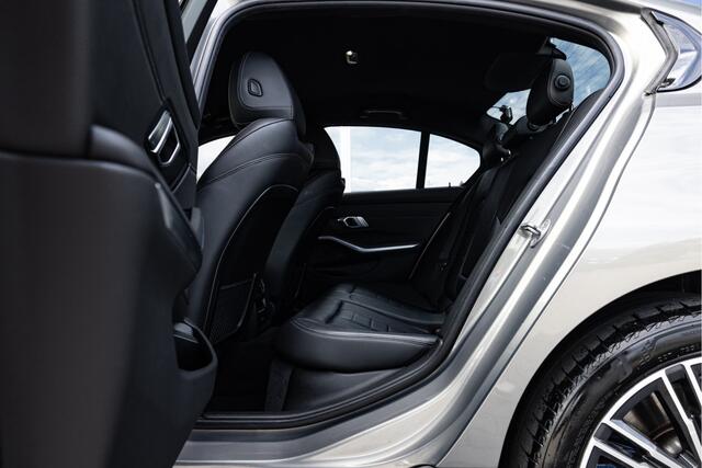 BMW 3-SERIE 330e High Executive M-sport | Leder | Camera