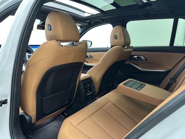 BMW 3-SERIE Touring 330e xDrive | Cognac bekleding | Panoramadak | Head-up-D