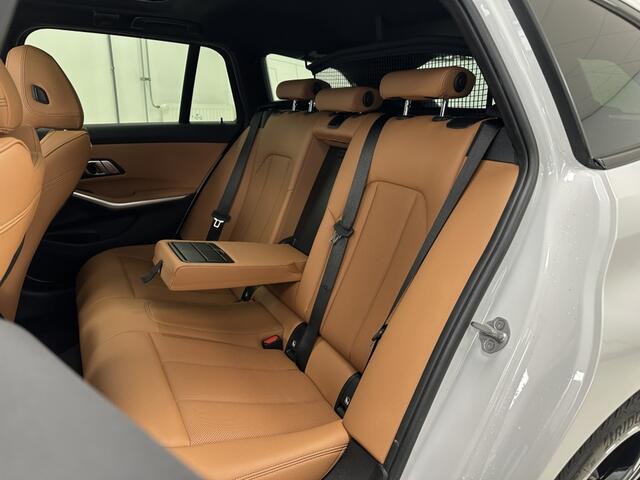 BMW 3-SERIE Touring 330e xDrive | Cognac bekleding | Panoramadak | Head-up-D