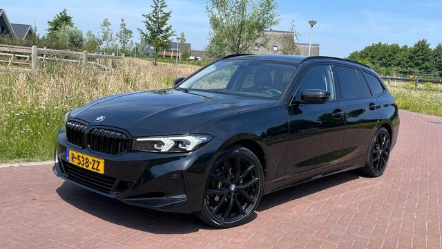 BMW 3-SERIE Touring 318i Facelift model | Sportstoelen | 19 Inch | NL-Auto |