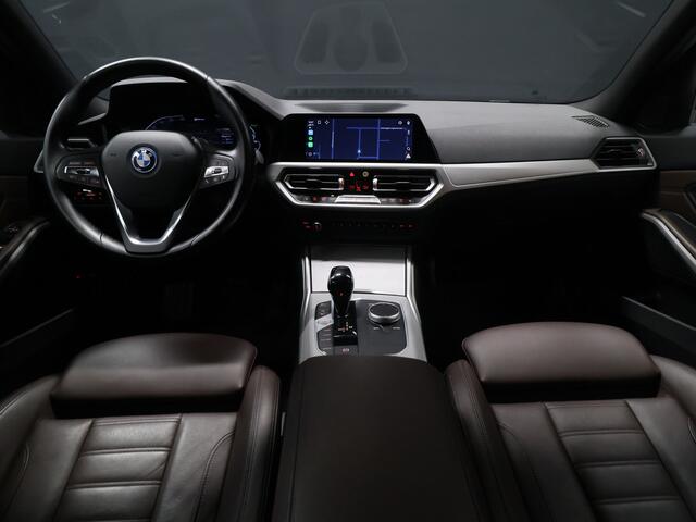 BMW 3-SERIE Touring 320e Business Edition Plus [APPLE CARPLAY, ANDROID, TREKHAAK, STOELVERWARMING, CRUISE, ELEKTRISCHE ACHTERKLEP, DIGITAL DASH, NAVIGATIE, NIEUWSTAAT]