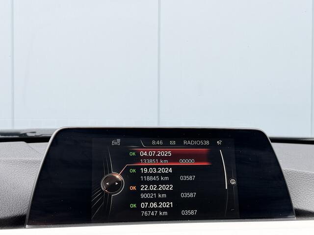 BMW 3-SERIE Touring 318i Executive Automaat Navigatie/18inch.