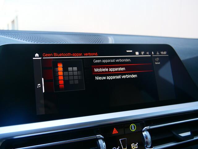 BMW 3-SERIE Touring 318i High Executive Edition 157 Pk Automaat Navi / DAB / Apple Carplay / Leer / M-pakket