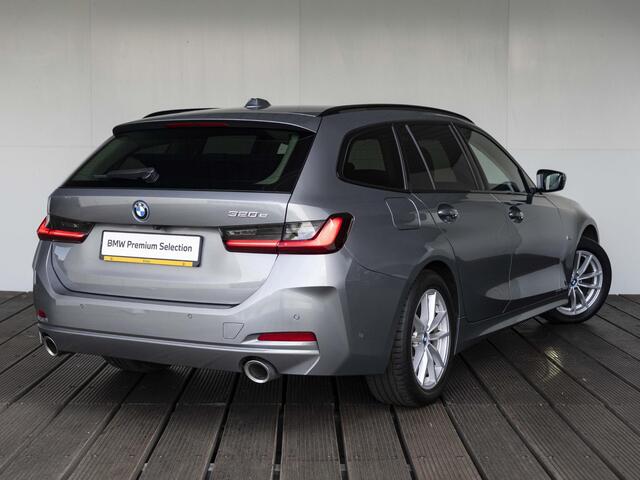 BMW 3-SERIE Touring 320e | Entertainment Pack | Comfort Pack | 17 inch | Comfort Access | Elektrisch verstelbare stoelen | Sportstoelen | HiFi | Stoelverwarming