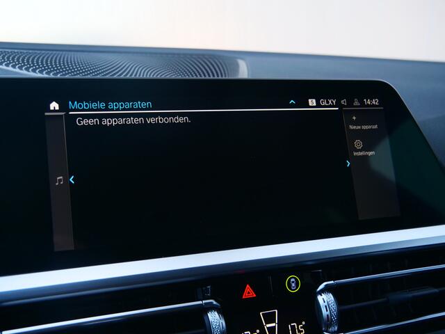 BMW 3-SERIE Touring 330e xDrive High Executive 292 Pk Automaat Navi / DAB / Apple Carplay / Leer / M-pakket / Pano-dak
