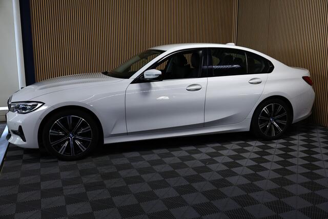 BMW 3-SERIE 318i Business Edition AVM SPORTLEDER NAVI CARPLAY DIGI DASH '21