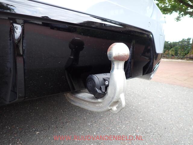 BMW 3-SERIE Touring 320e / TREKHAAK / FACELIFT WIDESCREEN / CARPLAY / SPORTSTOELEN