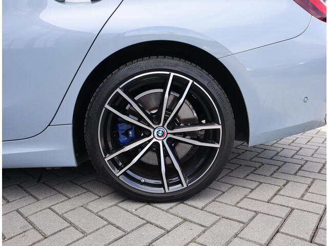 BMW 3-SERIE Touring 330e xDrive M Sport | Pano | Memory | Trekhaak | Lazer | ACC | BLIS | Leer | HUD