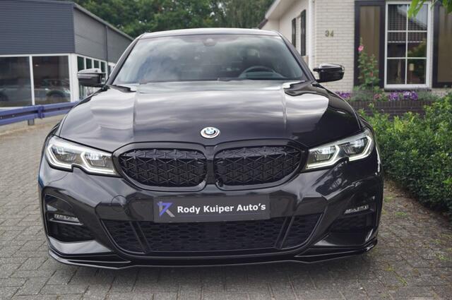 BMW 3-SERIE 330e (292pk) M340I Look Laser/HUD/Keyless/Carbon/19inch/Sfeerverlichting