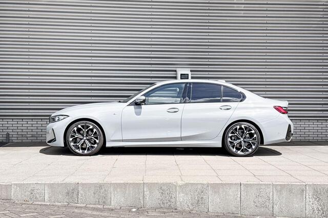 BMW 3-SERIE Sedan 320i