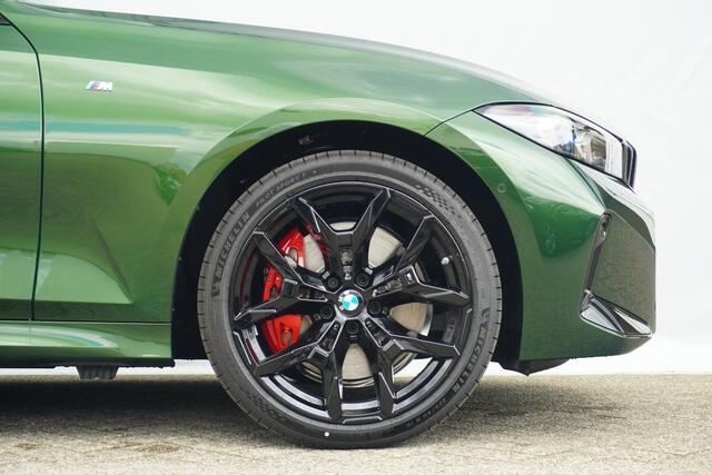 BMW 3-SERIE Touring 330e | M Sportpakket Pro | Panoramadak | Harman Kardon | Driving Assistant Professional | M Sportstoelen