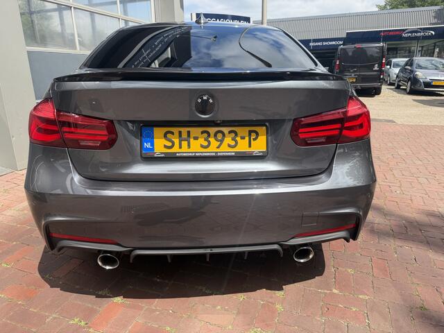 BMW 3-SERIE 318i Edition M Sport Shadow High Executive Bj 2018 Km 88.000 Dealer onderhouden 136pk Automaat Top uitvoering