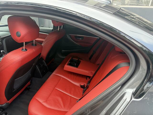 BMW 3-SERIE 318i Edition M Sport Shadow High Executive Bj 2018 Km 88.000 Dealer onderhouden 136pk Automaat Top uitvoering