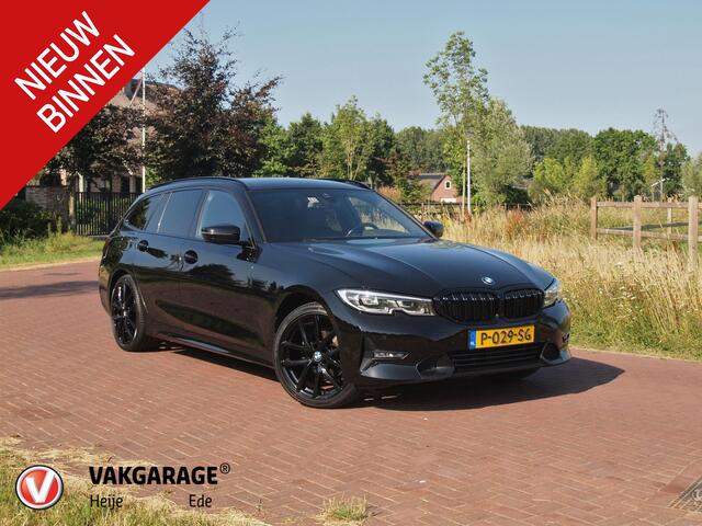 BMW 3-SERIE Touring 318i Business Edition | Black Optic | Apple Carplay | Sfeerverlichting | Parkeersensoren | NL-Auto |
