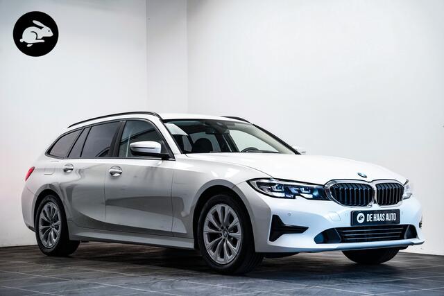 BMW 3-SERIE Touring 318i High Executive|Carplay|Stoelverwarming|Navi
