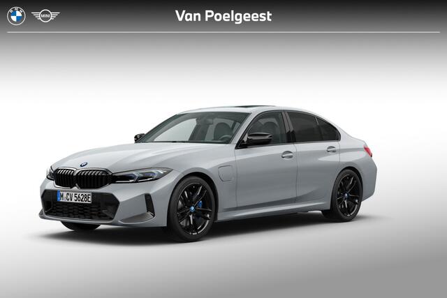 BMW 3-SERIE Sedan 330e | M-Sport | Stuurwielverwarming | Travel Pack | Harman/Kardon | Schuif-/kanteldak