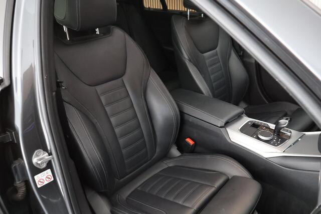 BMW 3-SERIE Touring 330e 292pk M-Sport Leder Panoramadak Camera Stoelverwarming harman/kardon Navigatie
