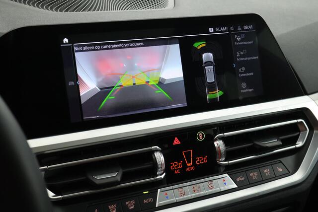 BMW 3-SERIE Touring 330e 292pk M-Sport Leder Panoramadak Camera Stoelverwarming harman/kardon Navigatie