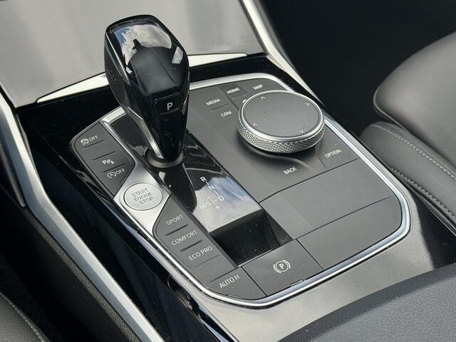BMW 3-SERIE 320i Executive Edition 184 PK | Automaat | Navi | Stoelverwarming | Climate | Trekhaak