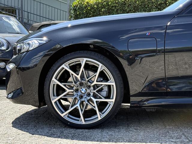 BMW 3-SERIE Touring 330e | M-Sport | M-Perf. 20" | Panorama | Camera | M Adapt. Onderst. | HiFi