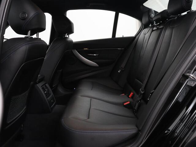 BMW 3-SERIE 318i Edition M Sport Shadow Executive | Leder | Stoelverwarming | Cruise control | Navigatie | Park assist | Climate control
