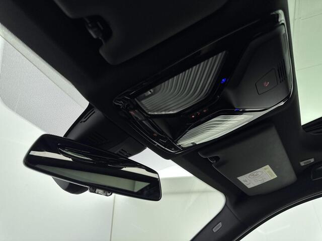BMW 3-SERIE Touring 320i Executive Edition 184PK | M-Sport | Panorama-dak | Achteruitrijcamera | Stoelverwarming | Climate Control